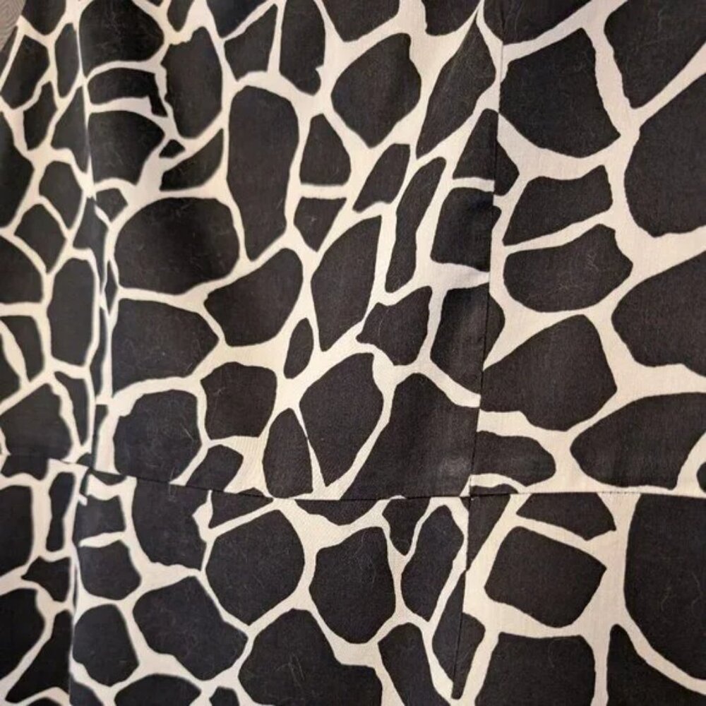 Ann Taylor Black and White Giraffe Print Cotton Dress - Size 12P - Picture 4 of 7